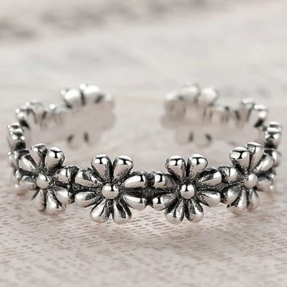 Sterling Silver Daisy Flower Adjustable Open Band Ring NWT